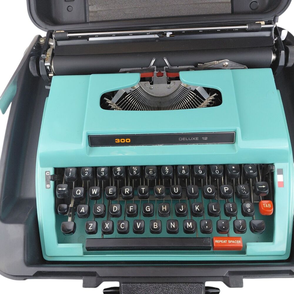 SS Kresge Wedgefield 300 Deluxe 12 Turquoise Typewriter & Case Working Japan - Picture 4 of 16